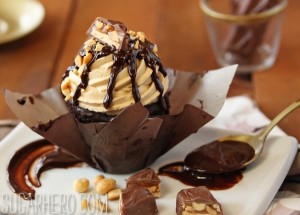 snickers-cupcakes-7_thumb.jpg