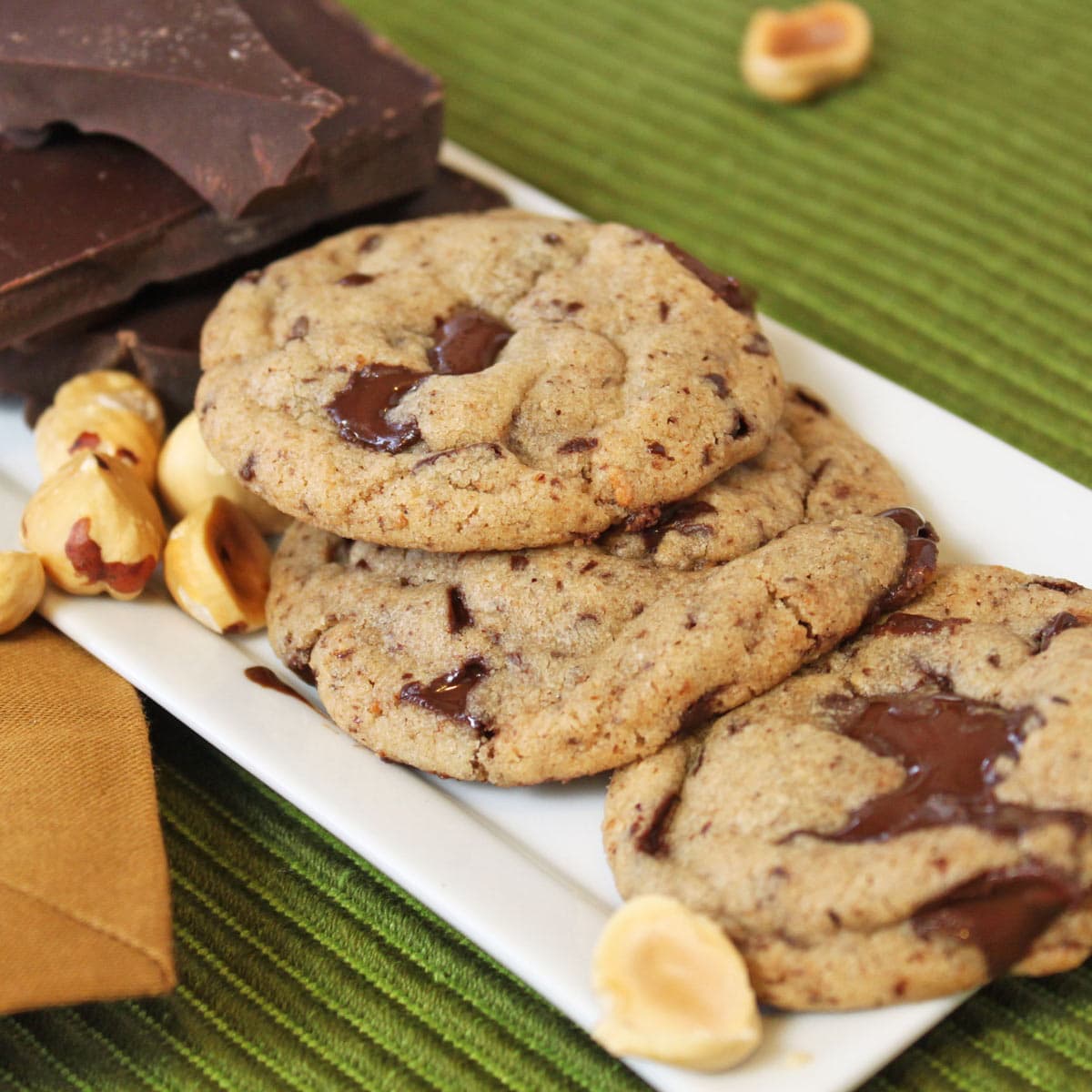 hazelnut-cookies-2-sq-featured