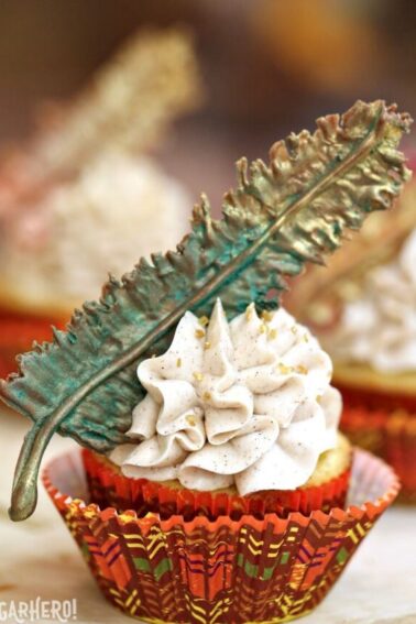 cropped-chocolate-feathers-thanksgiving-cupcakes-4.jpg