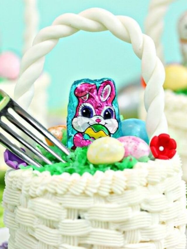 Jumbo-Sized Easter Basket Cupcakes!