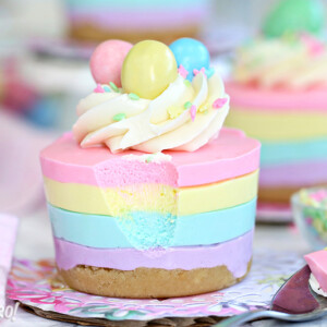 Easter No-Bake Mini Cheesecakes | From SugarHero.com