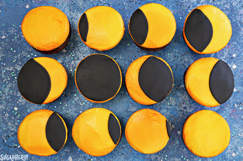 Eclipse Cupcakes - fun and easy cupcakes, decorated to look like the stages of a solar eclipse! | From SugarHero.com