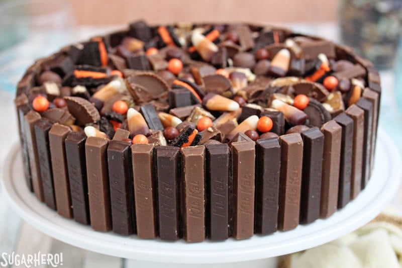 Candy Bar Cheesecake - SugarHero