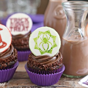 Stamped Halloween Cupcakes | From SugarHero.com