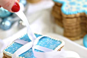 Picture of Edible Christmas Cookie Boxes with text overlay for Pinterest