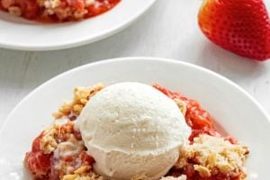 Strawberry Crisp picture with text overlay for Pinterest.