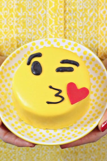 cropped-emoji-cakes-web-story-1-scaled-1.jpg