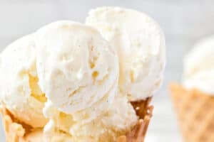 Photo of Easy Vanilla Ice Cream with text overlay for Pinterest.