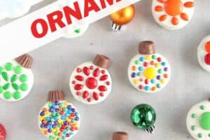 Picture of Oreo Cookie Christmas Ornaments with text overlay for Pinterest.