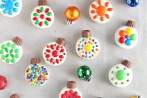 Picture of Oreo Cookie Christmas Ornaments with text overlay for Pinterest.