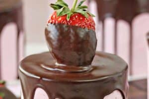 Photo of Chocolate-Covered Strawberry Cakes with text overlay for Pinterest.