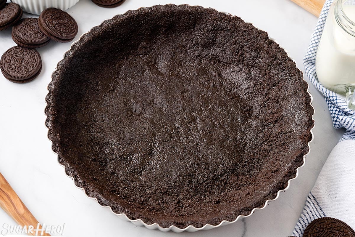 Top view of an Oreo Pie Crust.