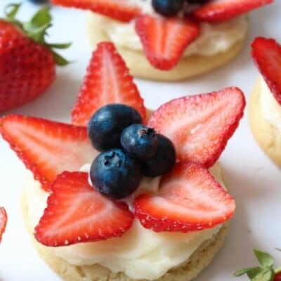 Mini Fruit Pizza Sugar Cookies for the 4th of July Dessert Recipes and Ideas Round Up.