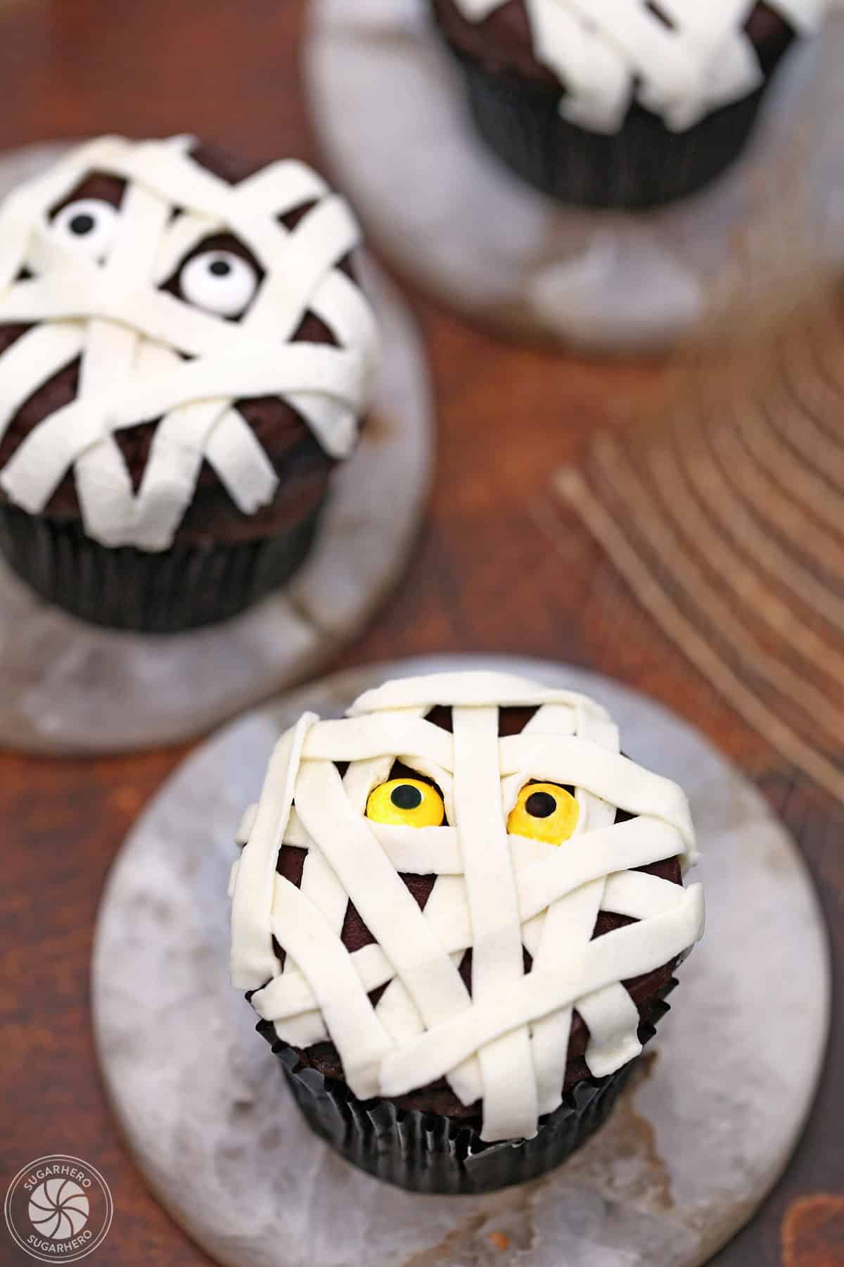Close up of a Mummy Cupcake.
