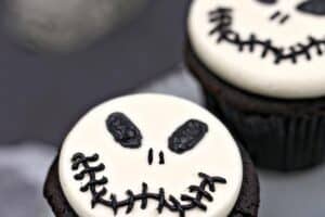 Photo of Skull Cupcakes with text for Pinterest.